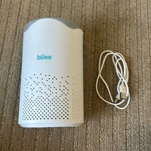 Bliss air purifier. Only used for a short amount of time.